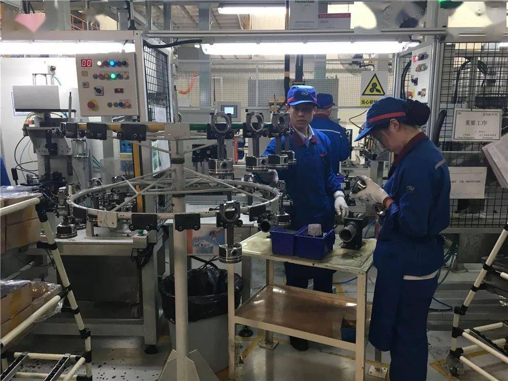 奧迪豪華轎車機械化生產(chǎn)制造車間工廠實拍